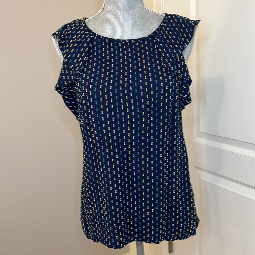 LOFT Clip Ruffle V-Back Shell in Multi Navy size Medium - Picture 2 of 11